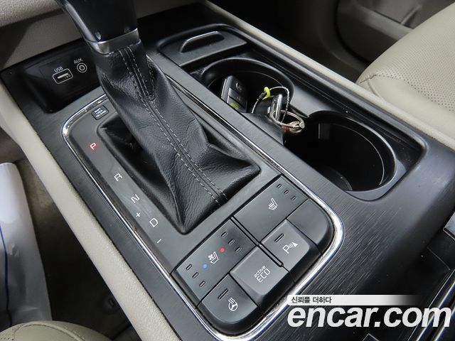 Kia Canival 2018 — photo 19