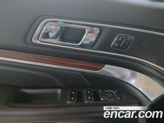 Ford Explorer 2017 — photo 10