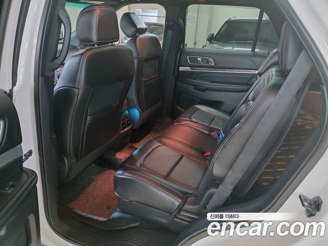 Ford Explorer 2017 — photo 12
