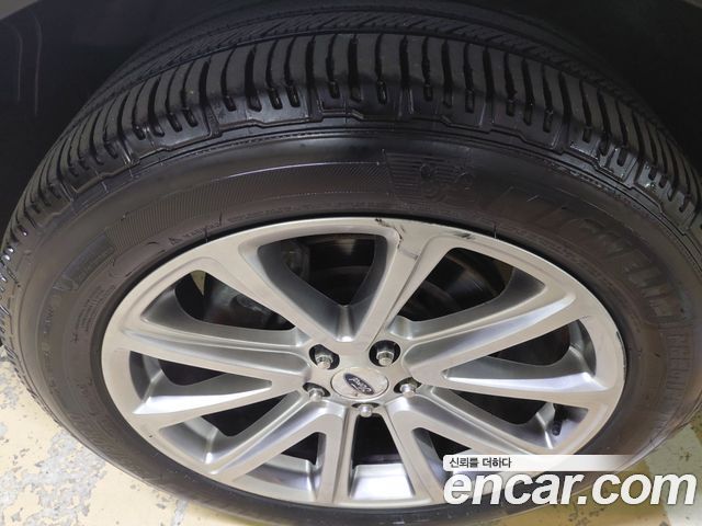 Ford Explorer 2017 — photo 18