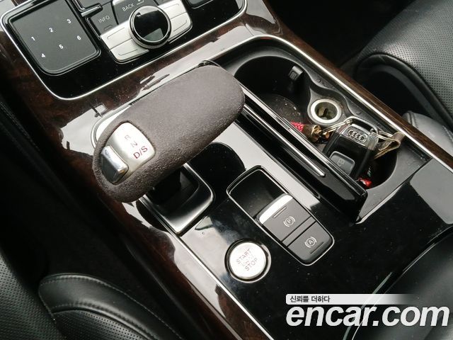 Audi A8 2015 — photo 9