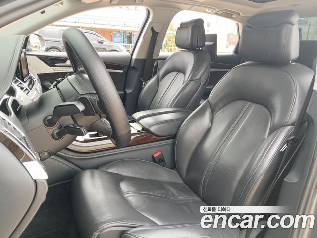 Audi A8 2015 — photo 11