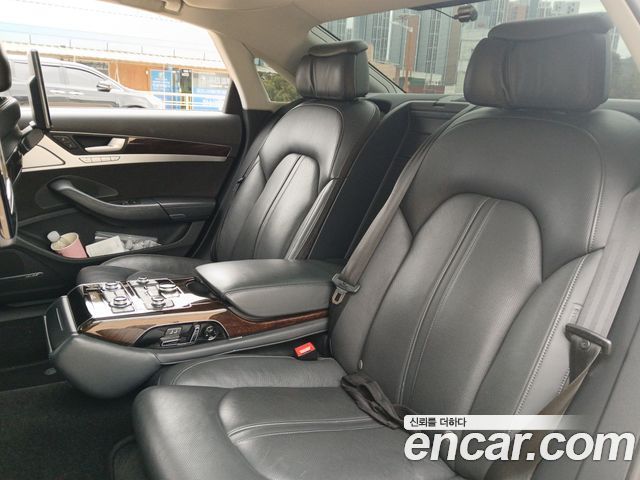 Audi A8 2015 — photo 12
