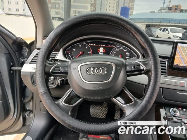 Audi A8 2015 — photo 15