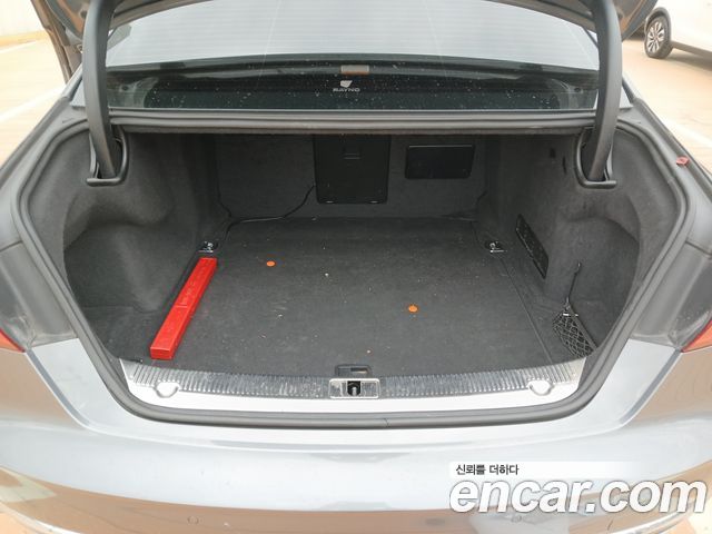 Audi A8 2015 — photo 19