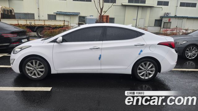 Hyundai AVANTE 2015 — photo 9
