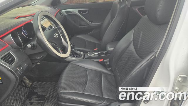 Hyundai AVANTE 2015 — photo 11