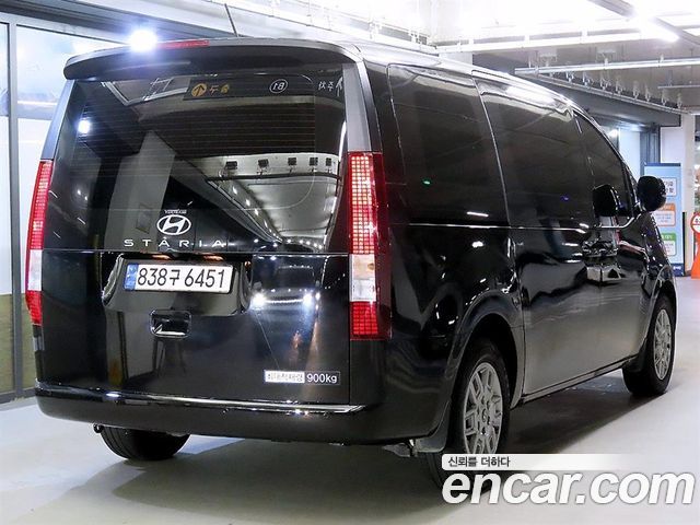Hyundai Staria 2025 — photo 4