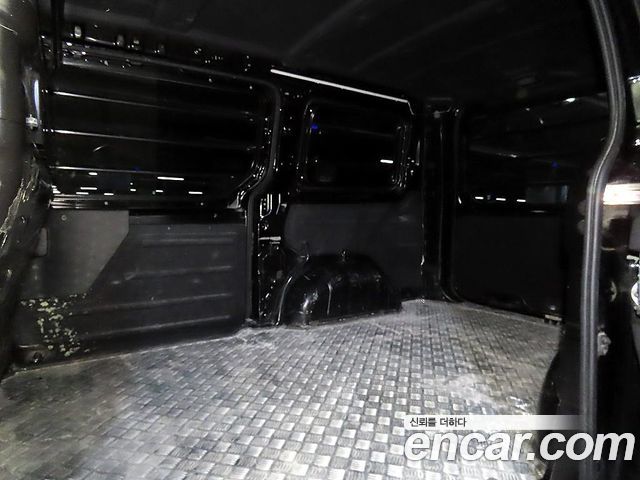 Hyundai Staria 2025 — photo 7