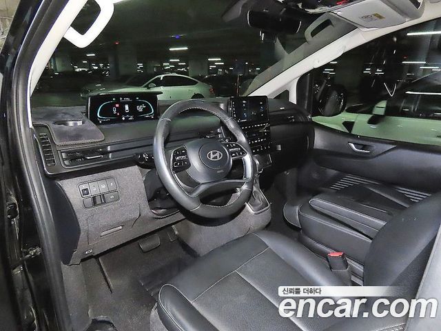 Hyundai Staria 2025 — photo 10