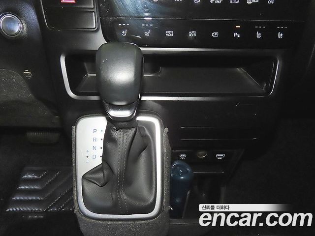 Hyundai Staria 2025 — photo 12