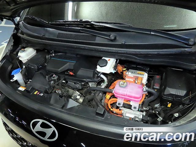 Hyundai Staria 2025 — photo 19