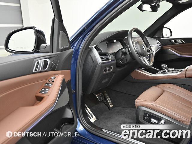 BMW X5 2021 — photo 11