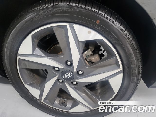 Hyundai AVANTE 2021 — photo 18