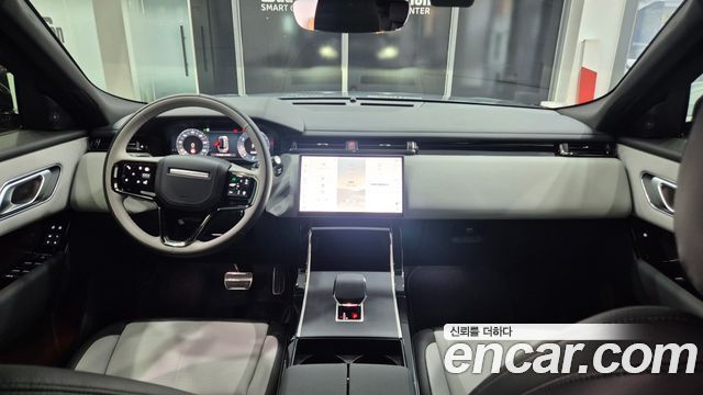 Land Rover Range Rover Velar 2025 — photo 9
