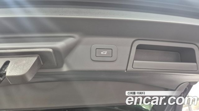 Land Rover Range Rover Velar 2025 — photo 10