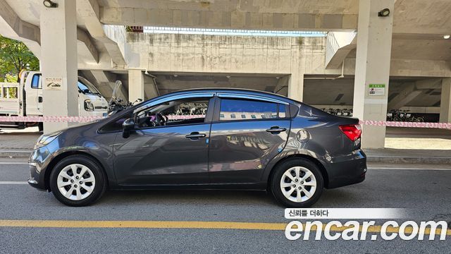 Kia pride 2017 — photo 1