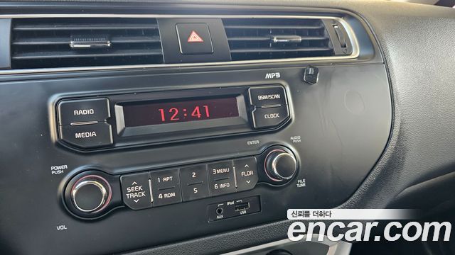Kia pride 2017 — photo 15