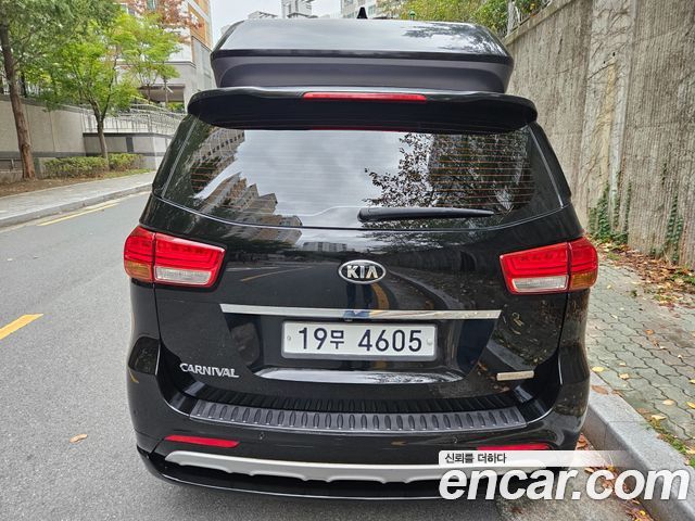 Kia Canival 2015 — photo 6