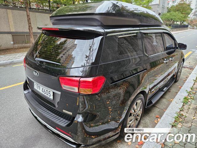 Kia Canival 2015 — photo 7