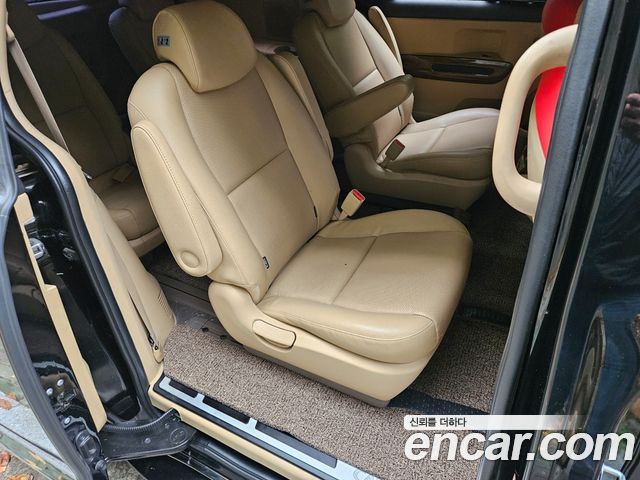 Kia Canival 2015 — photo 10