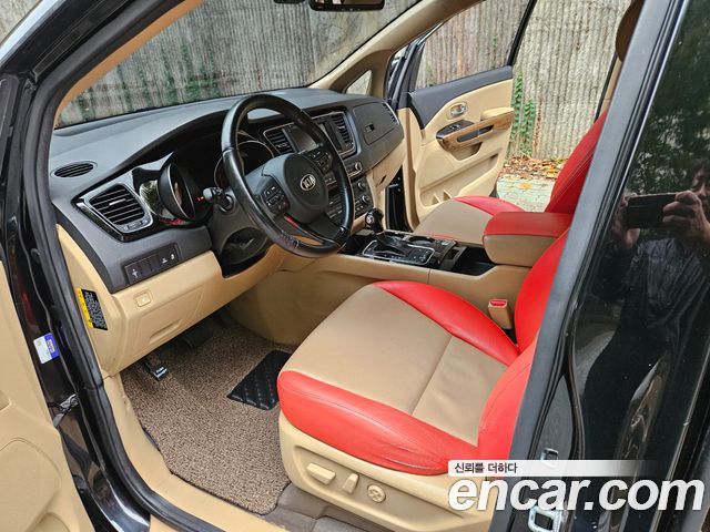 Kia Canival 2015 — photo 11