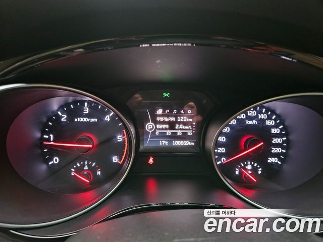 Kia Canival 2015 — photo 18