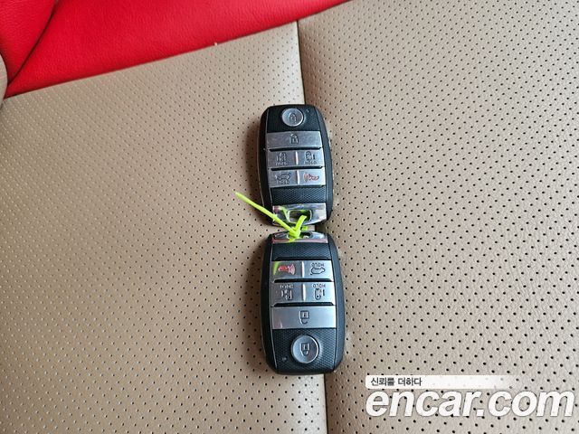 Kia Canival 2015 — photo 20