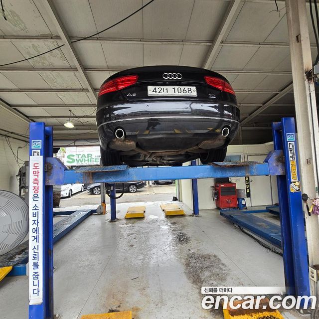 Audi A8 2013 — photo 2