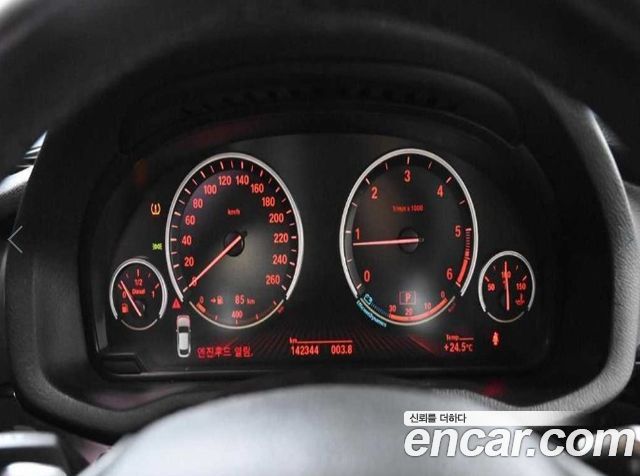 BMW X4 2015 — photo 8