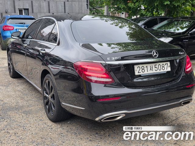 Mercedes-Benz E-Class 2019 — photo 2