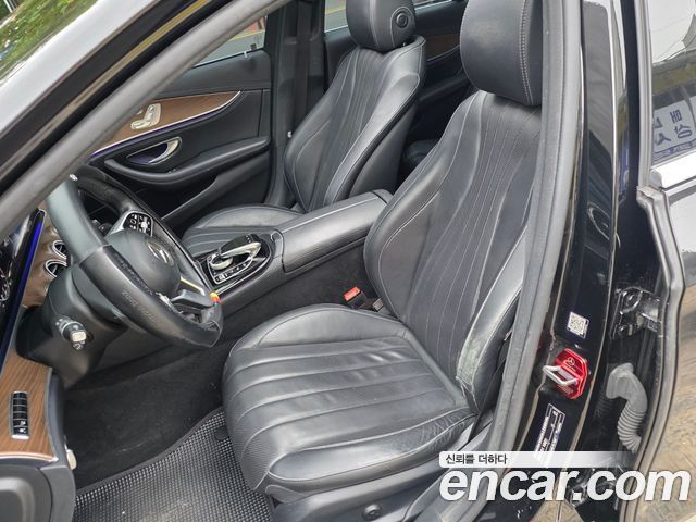 Mercedes-Benz E-Class 2019 — photo 9