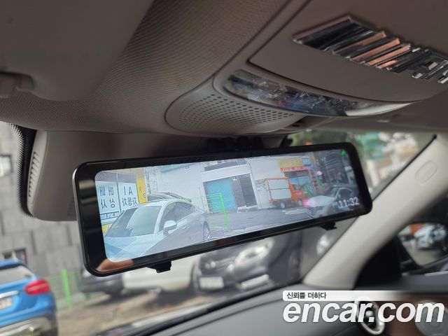 Mercedes-Benz E-Class 2019 — photo 13