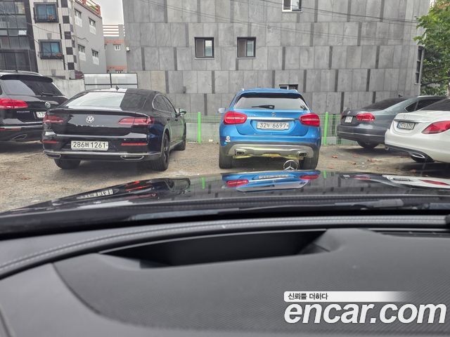 Mercedes-Benz E-Class 2019 — photo 19