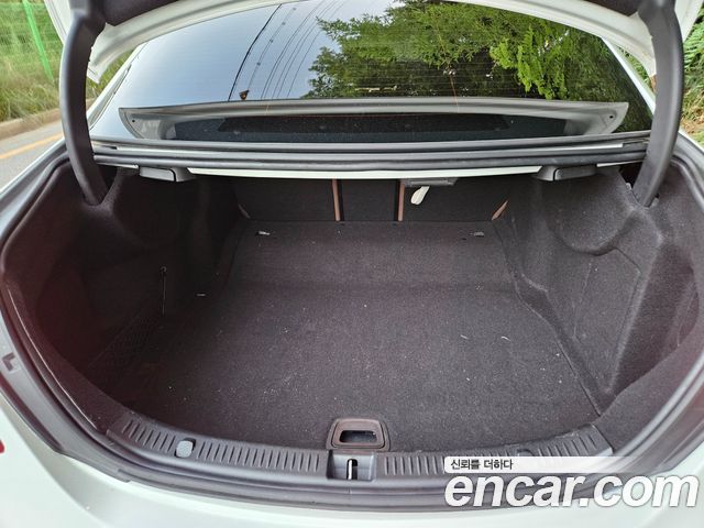 Mercedes-Benz E-Class 2019 — photo 6