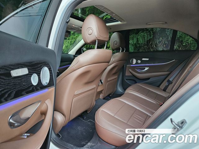 Mercedes-Benz E-Class 2019 — photo 7