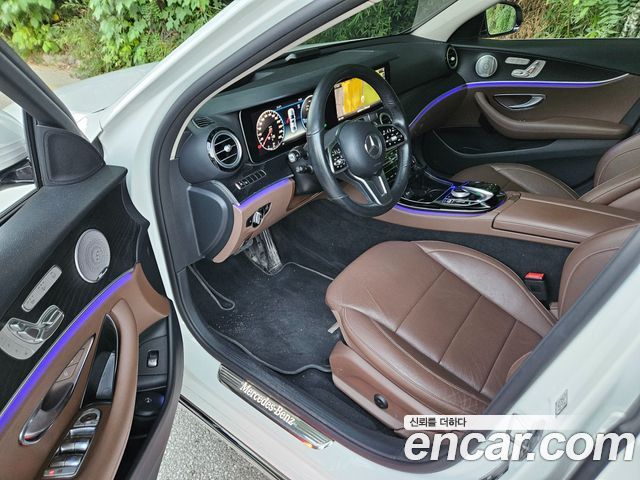 Mercedes-Benz E-Class 2019 — photo 9