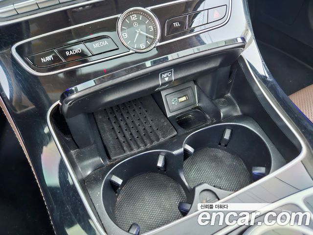 Mercedes-Benz E-Class 2019 — photo 14