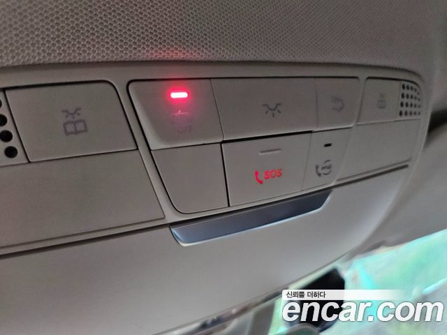 Mercedes-Benz E-Class 2019 — photo 16