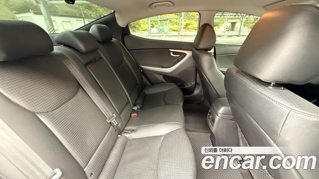 Hyundai AVANTE 2014 — photo 11