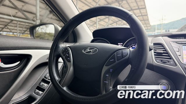 Hyundai AVANTE 2014 — photo 12