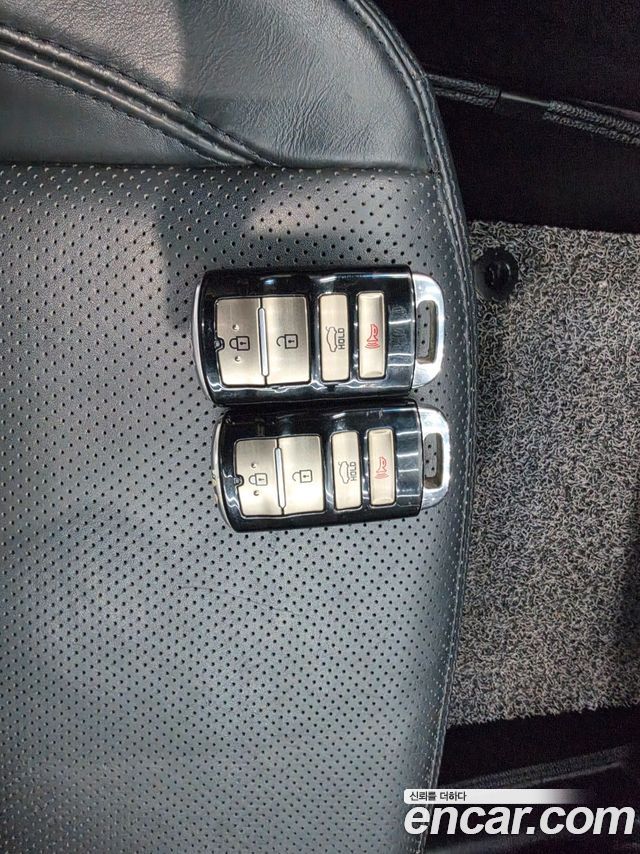 Kia K7 2015 — photo 17