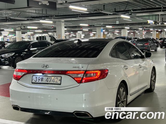 Hyundai Grandeur 2015 — photo 4