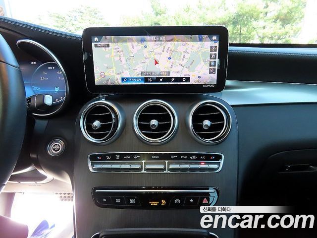 Mercedes-Benz GLC-Class 2022 — photo 12
