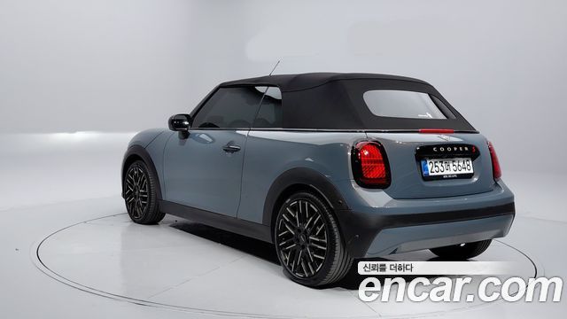 Mini Cooper Convertible 2025 — photo 2