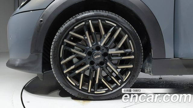 Mini Cooper Convertible 2025 — photo 5