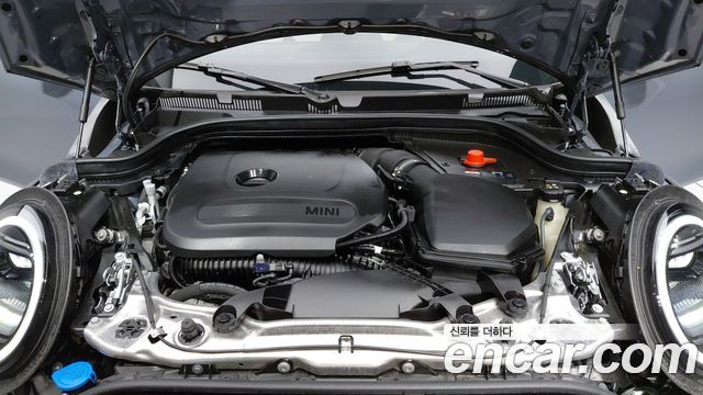 Mini Cooper Convertible 2025 — photo 6