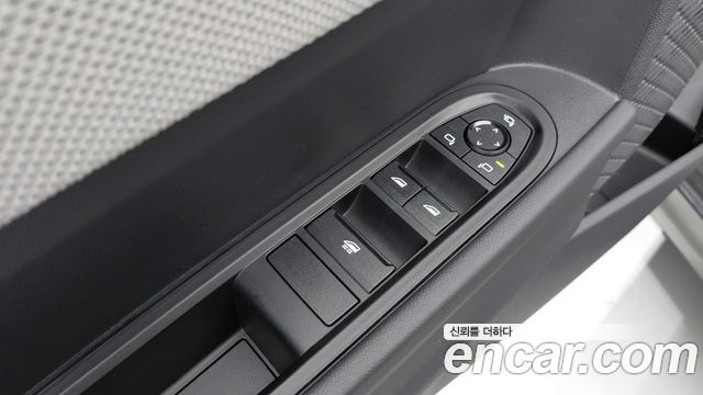 Mini Cooper Convertible 2025 — photo 14