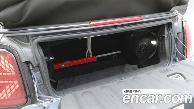 Mini Cooper Convertible 2025 — photo 19