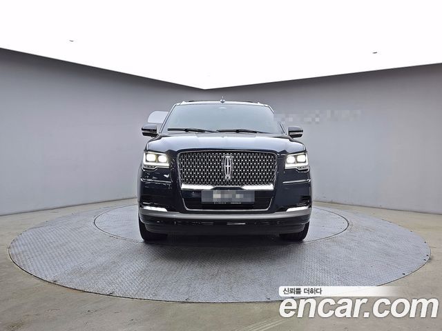 Lincoln Navigator 2022 — photo 3